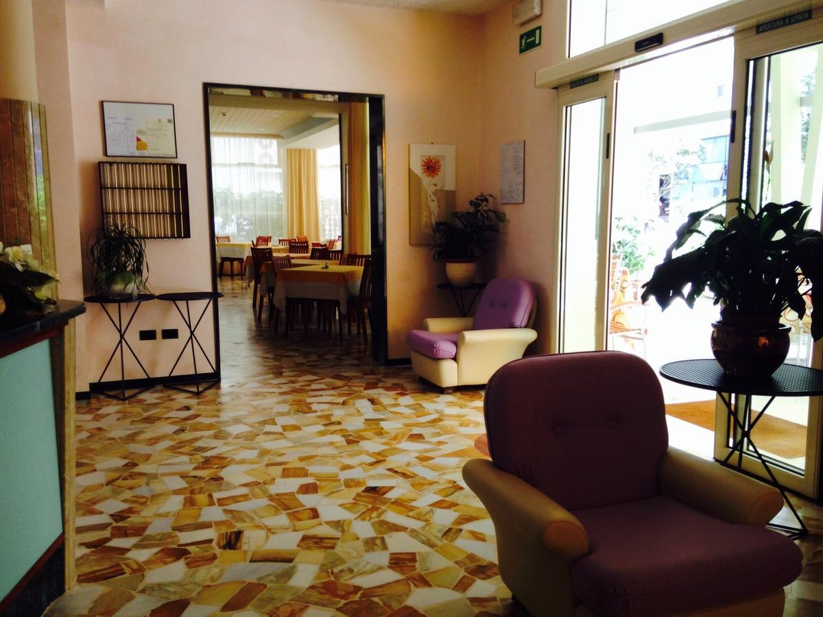Hotel Lazzarini Bellaria-Igea Marina Dış mekan fotoğraf