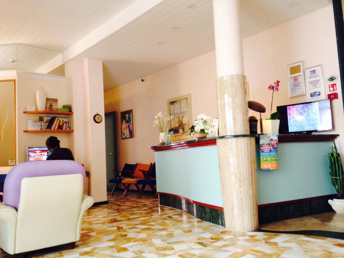 Hotel Lazzarini Bellaria-Igea Marina Dış mekan fotoğraf