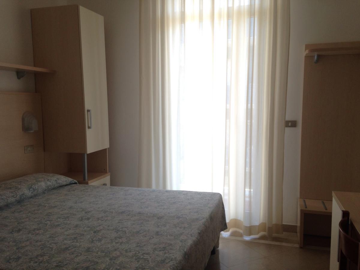 Hotel Lazzarini Bellaria-Igea Marina Dış mekan fotoğraf