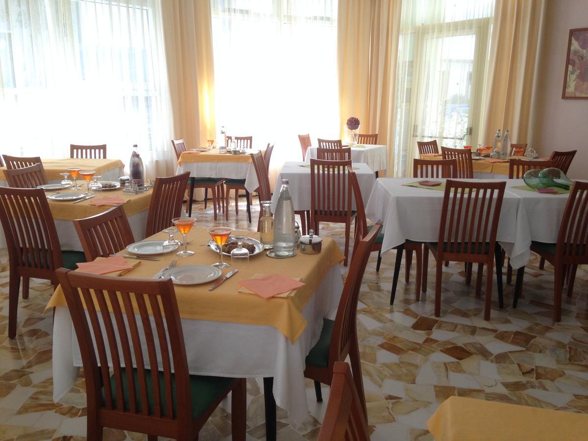 Hotel Lazzarini Bellaria-Igea Marina Dış mekan fotoğraf